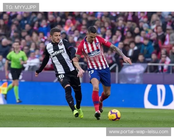 莱万特3-5-2阵型切换效果分析，边翼卫助攻成亮点